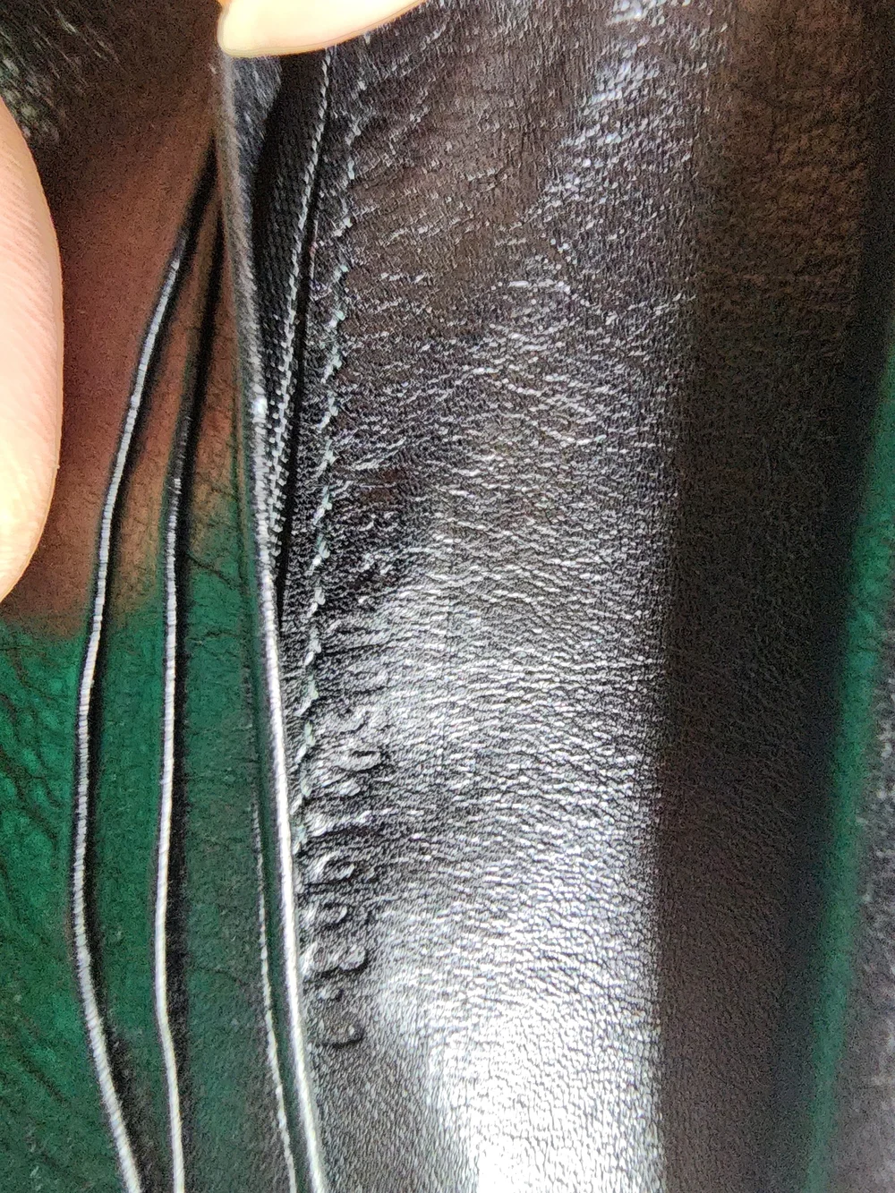 vintage Gucci black leather bifold wallet brass snap closure And Kisslock - Picture 16 of 16